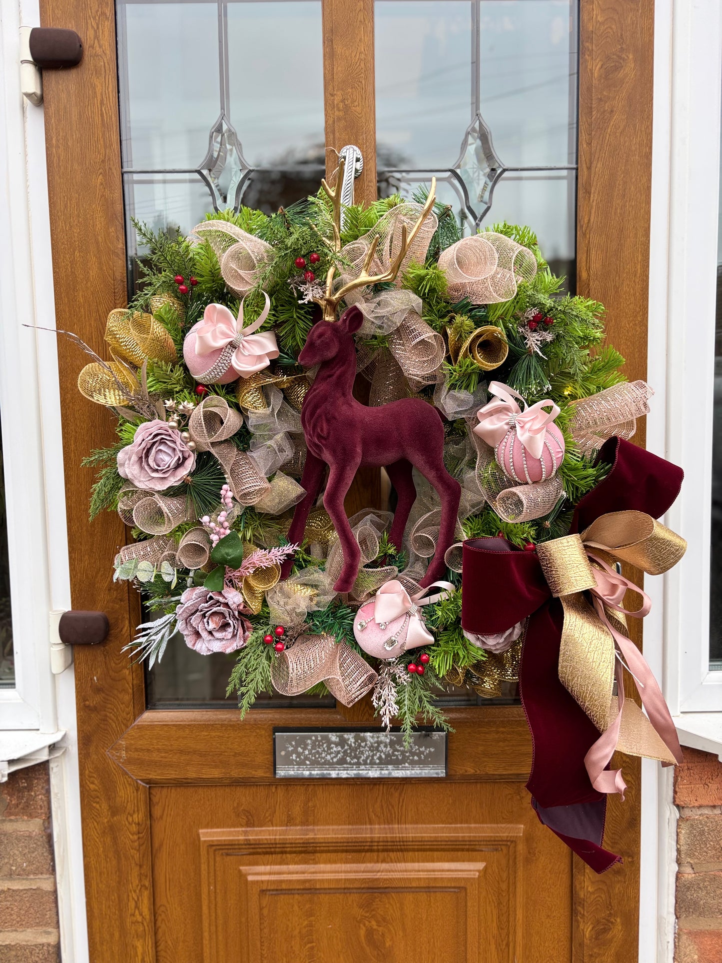 Large Pre-lit Majestic Stag Christmas Wreath