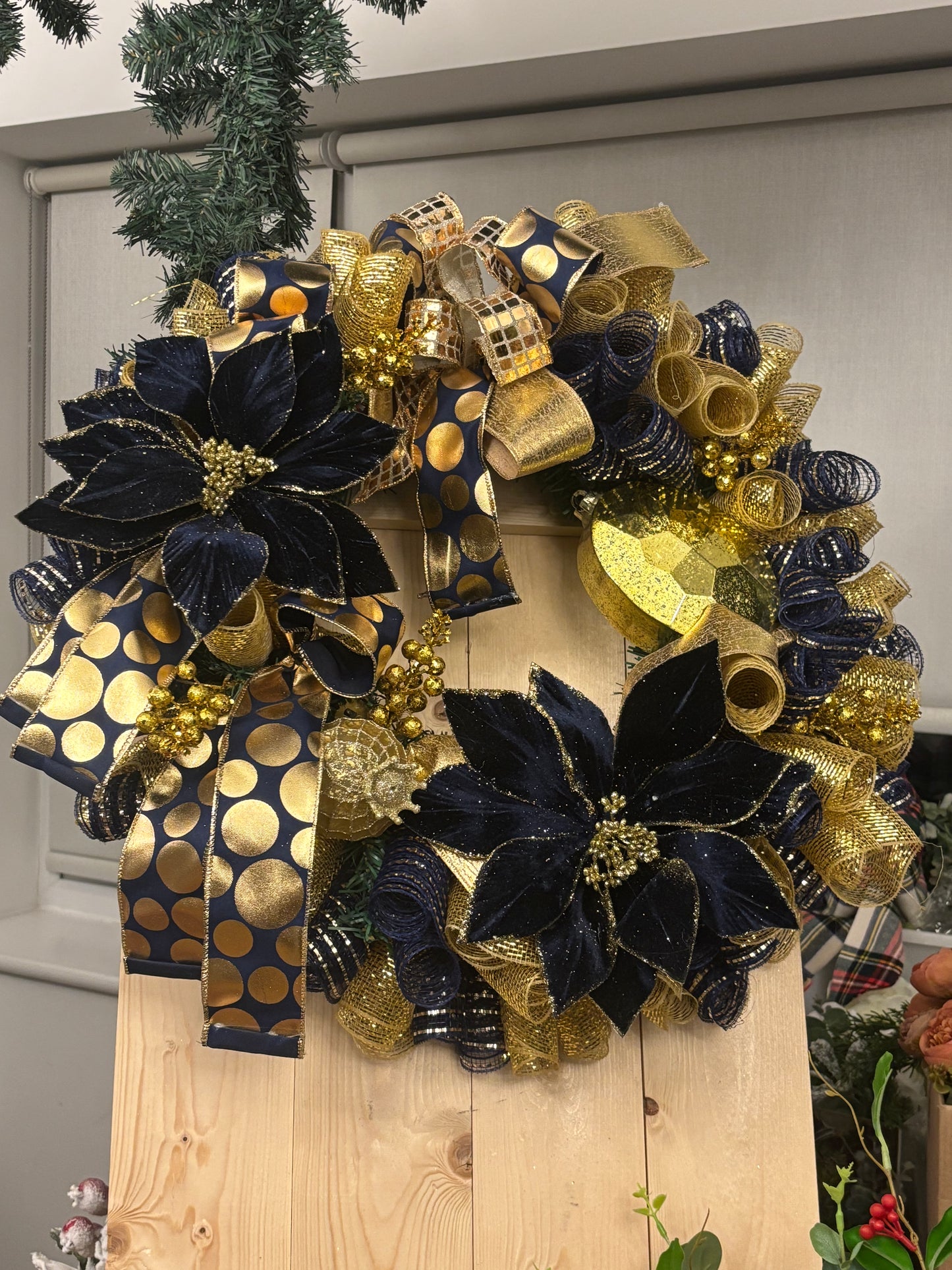 Large Midnight Luxe Christmas Wreath