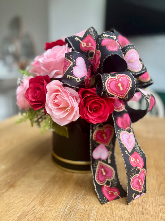 Deluxe Medium Hatbox filled with Roses. Valentine’s gift